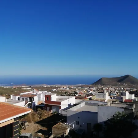 A Peaceful Getaway With Ocean View And Terrace *